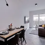 Apartman Sztuk Pieknych 14 & Prywatny Parking Piła