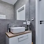 Apartman Sztuk Pieknych 14 & Prywatny Parking Piła
